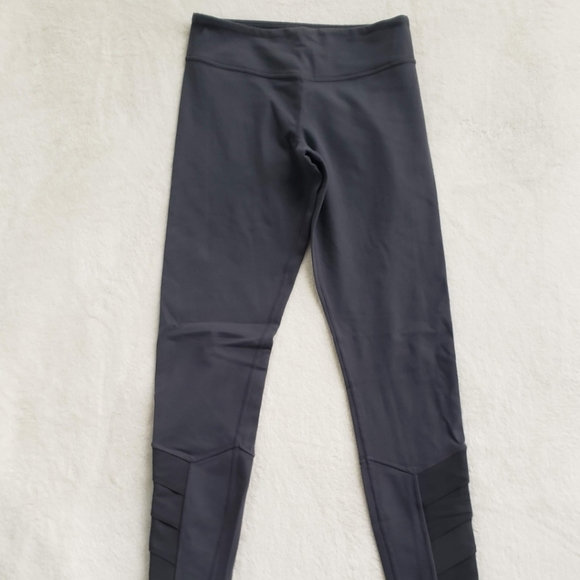 *RARE* Lululemon Grey Leggings with Mesh detail - Picture 2 of 11